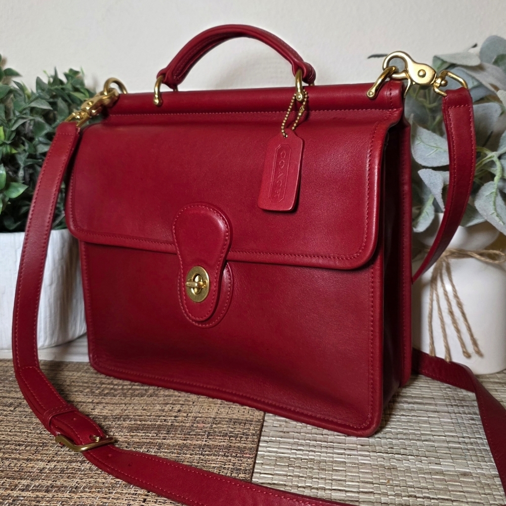 ❤️SOLD❤️Vintage Coach Red Willis Bag 9927